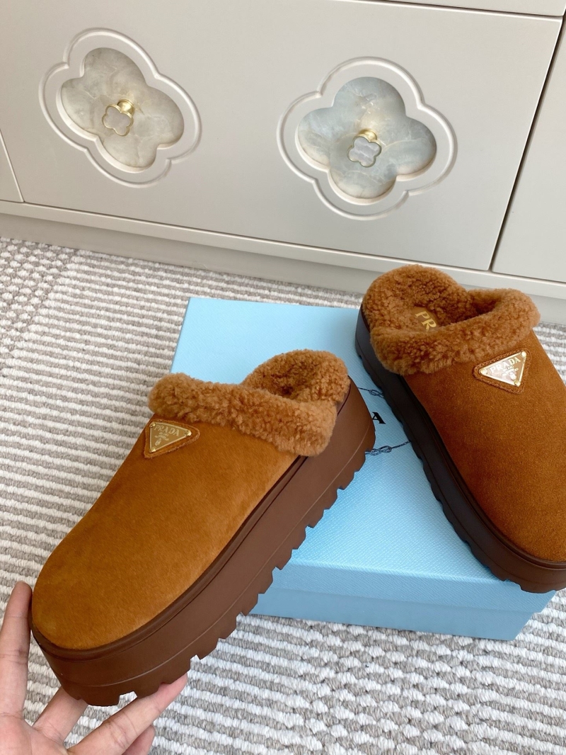 Pra*a slippers